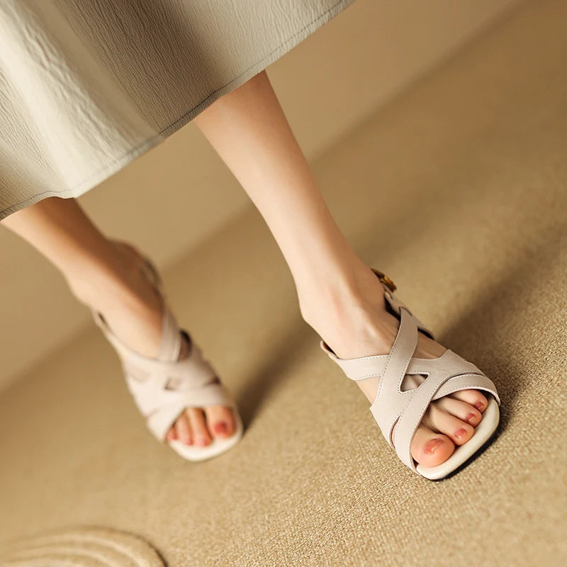 Square-Toe Sandal (Sahara)