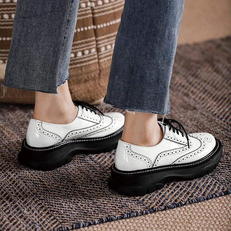 Round-Toe Lace-up (Wendy)