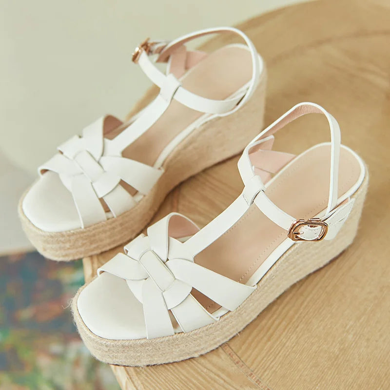 Round-Toe Wedge (Gillian)
