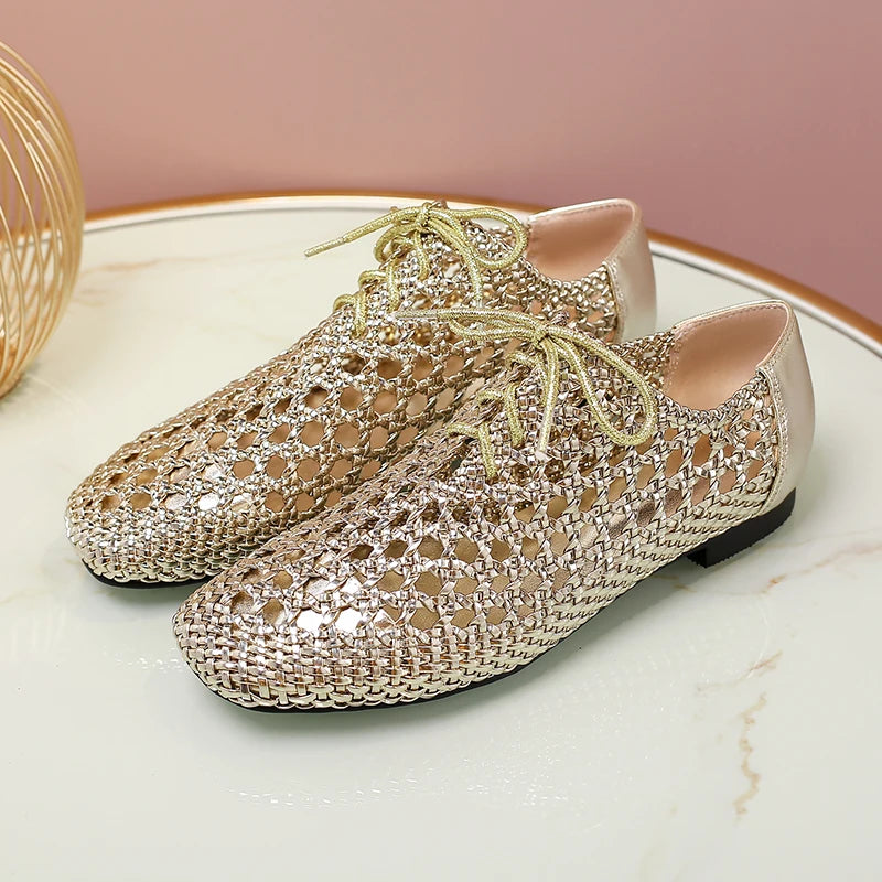 Square-Toe Lace-up (Quinn)