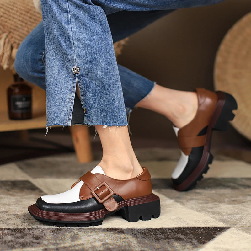 Square-Toe Sneaker (Frida)