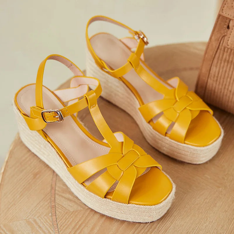 Round-Toe Wedge (Gillian)