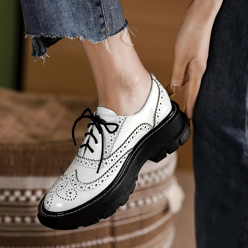 Round-Toe Lace-up (Wendy)