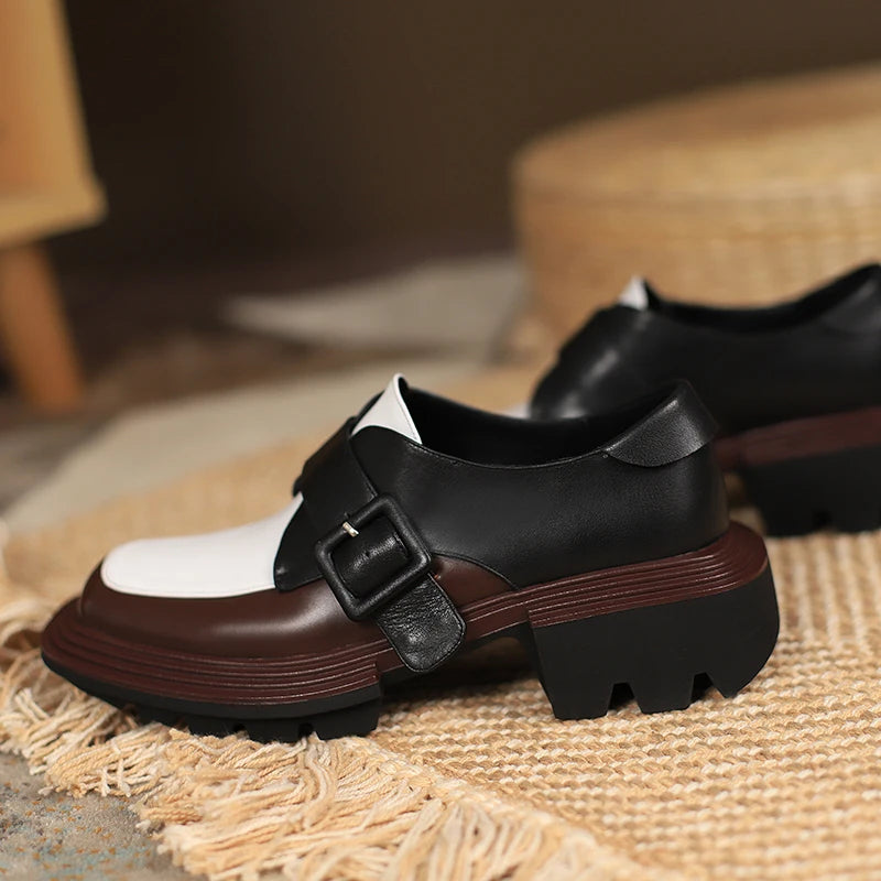 Square-Toe Sneaker (Frida)