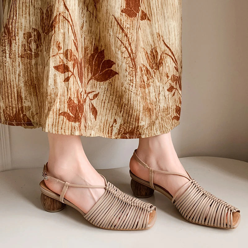Square-Toe Sandal (Naomi)