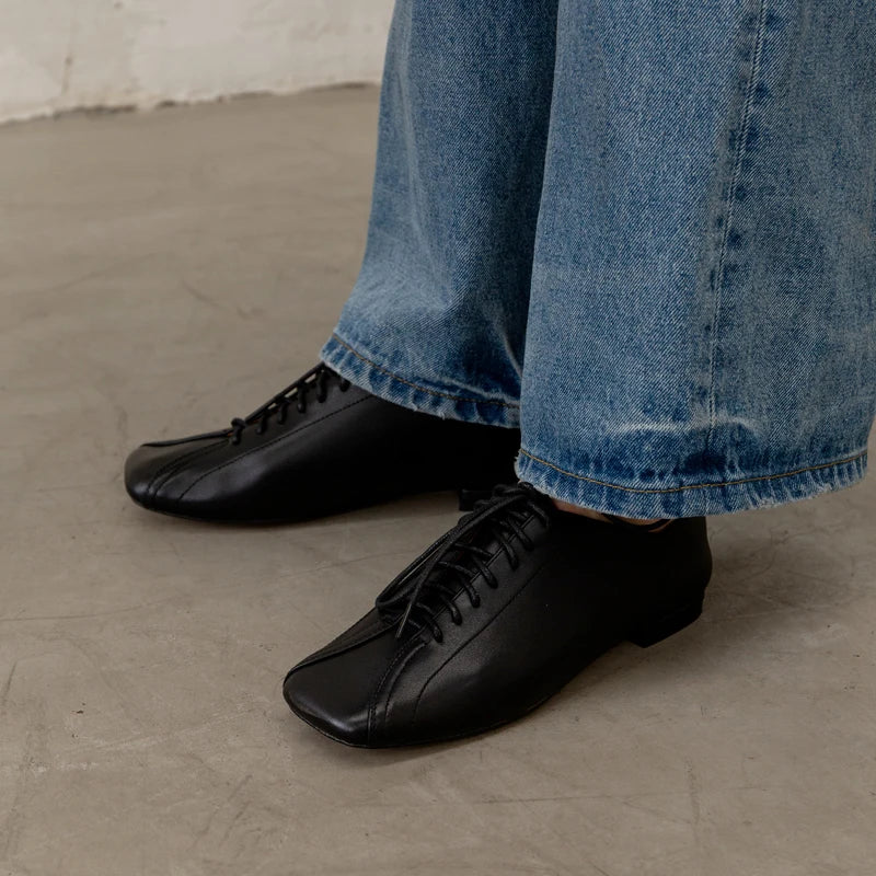 Square-Toe Lace-up (Penelope)