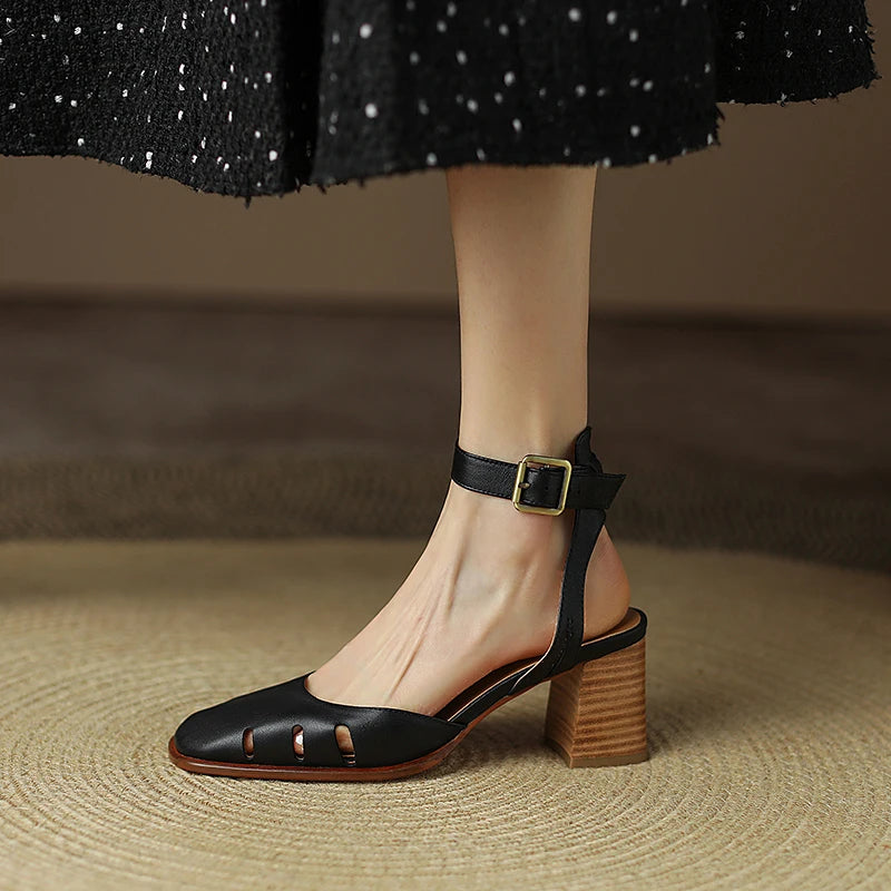 Square-Toe Heel (Wanda)