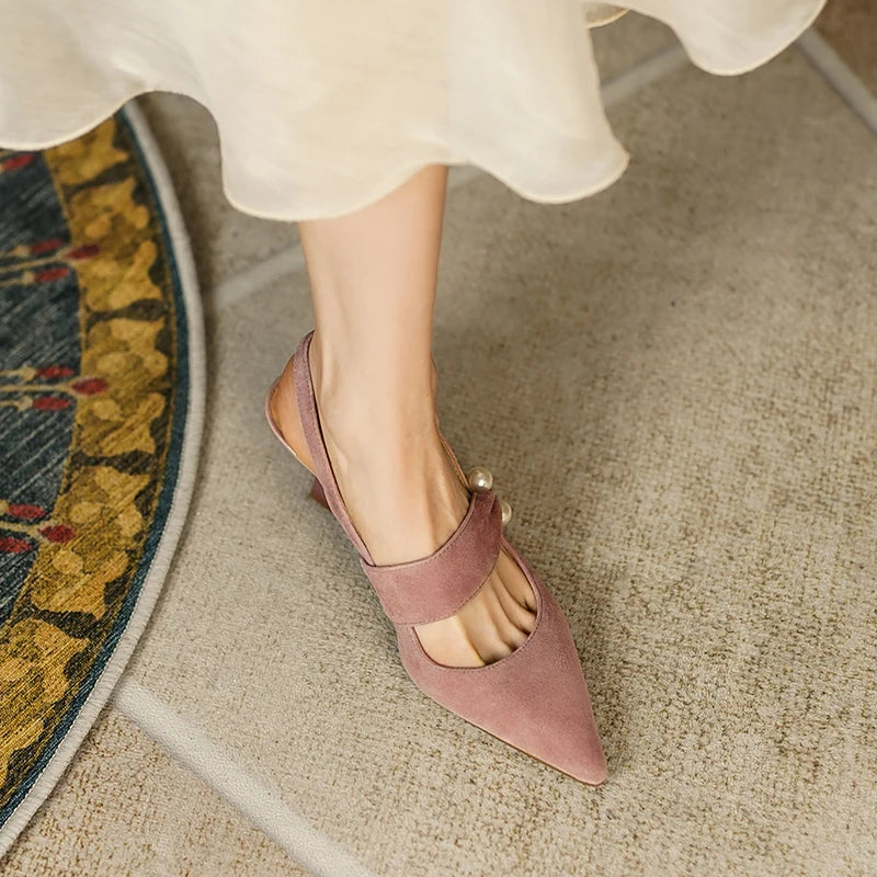 Pointed-Toe Heel (Carmen)
