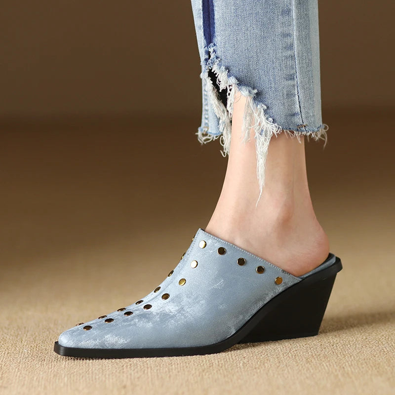 Pointed-Toe Mule (Ivy)