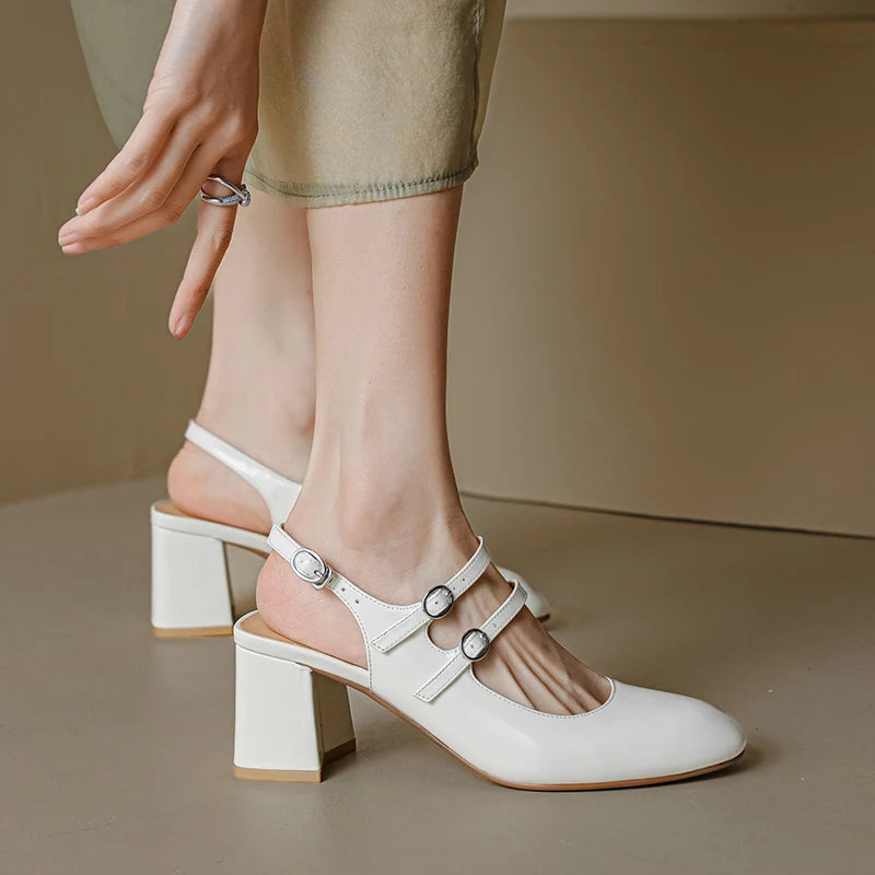 Square-Toe Heel (Emilia)