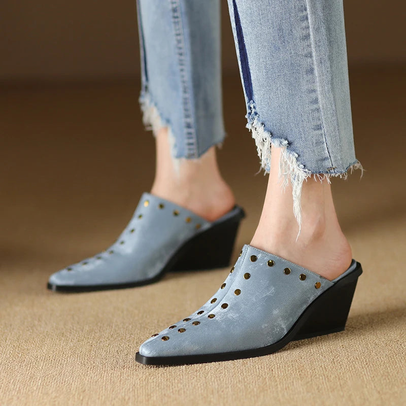 Pointed-Toe Mule (Ivy)