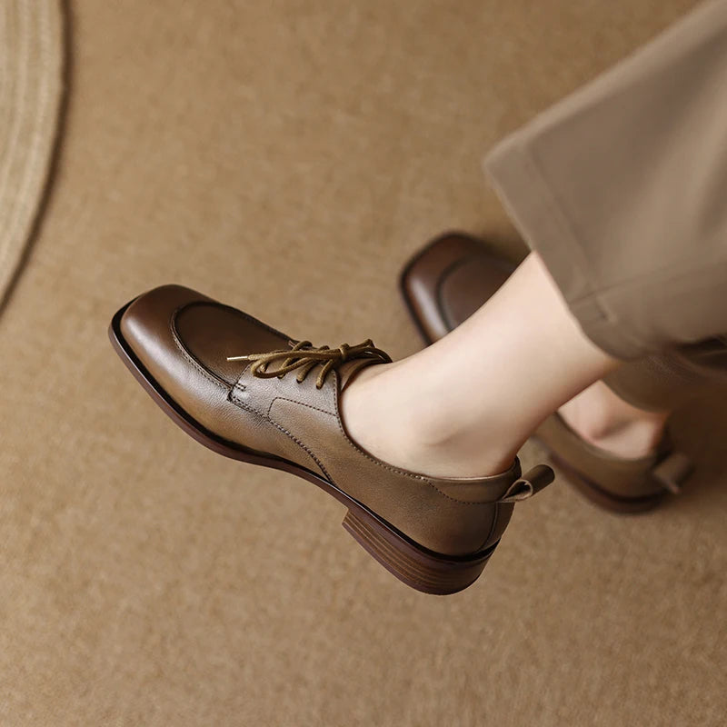 Square-Toe Lace-up (Pippa)