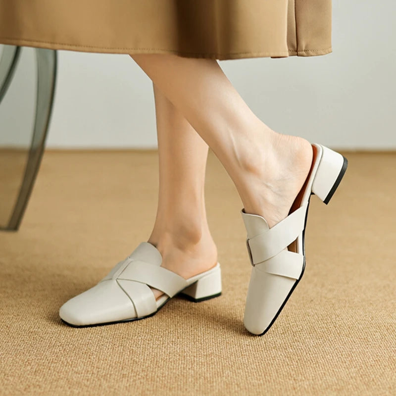 Square-Toe Mule (Blanca)