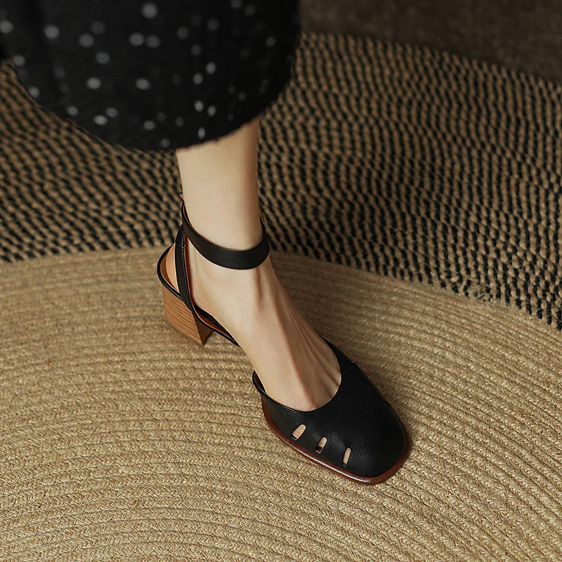 Square-Toe Heel (Wanda)