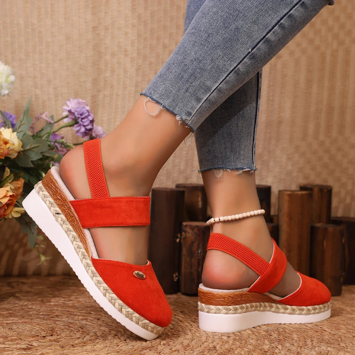 Round-Toe Wedge (Roma)
