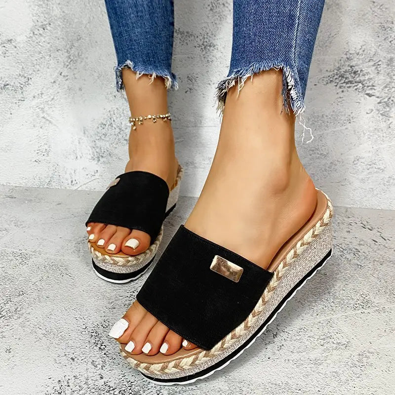 Round-Toe Wedge (Nerissa)