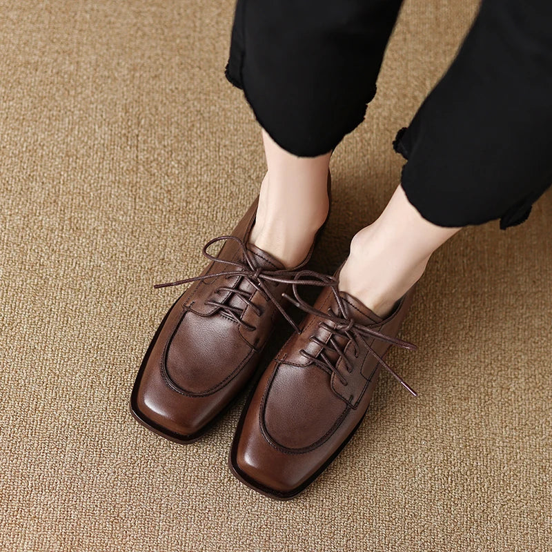 Square-Toe Lace-up (Pippa)