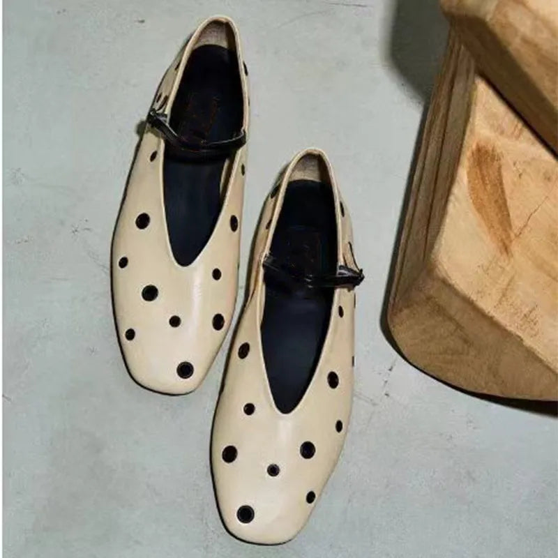 Round-Toe Flat (Yvette)