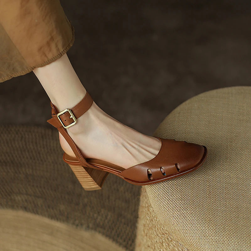 Square-Toe Heel (Wanda)