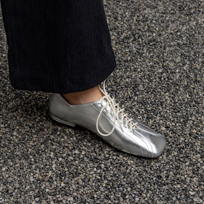 Square-Toe Lace-up (Penelope)