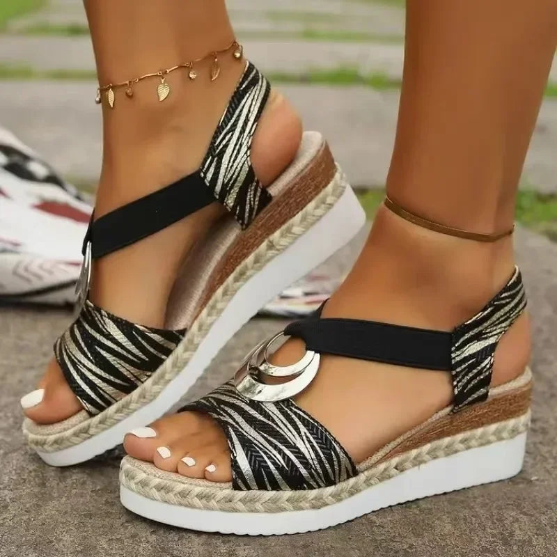 Round-Toe Wedge (Lyra)