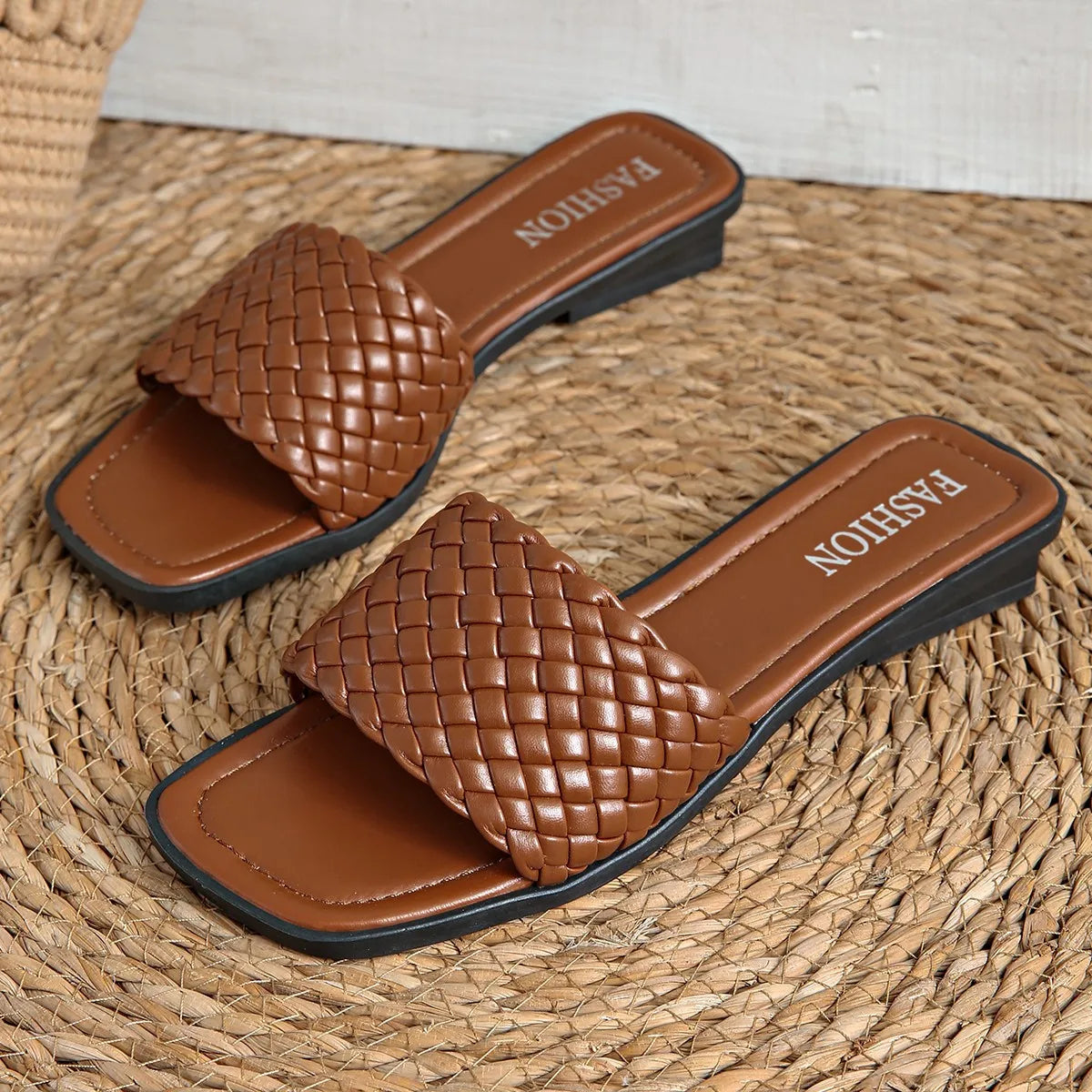 Square-Toe Sandal (Hana)
