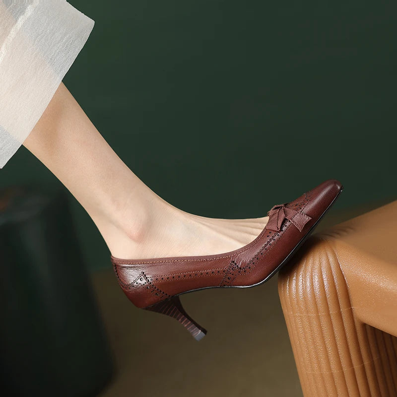 Pointed-Toe Heel (Blossom)