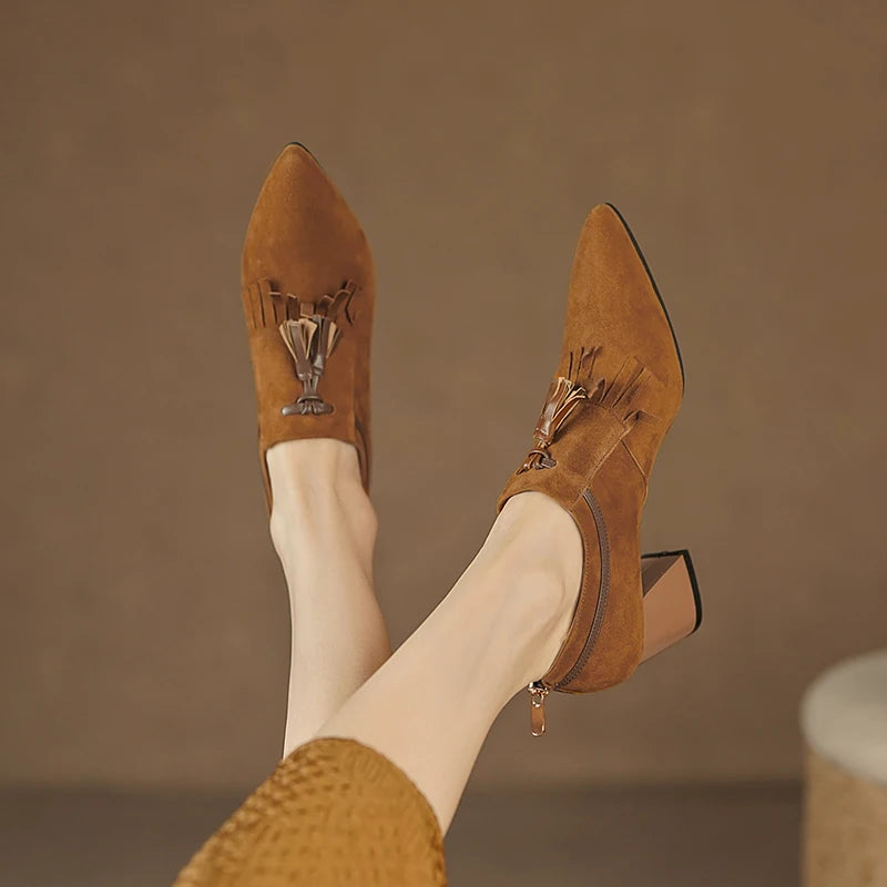 Pointed-Toe Heel (Livvy)