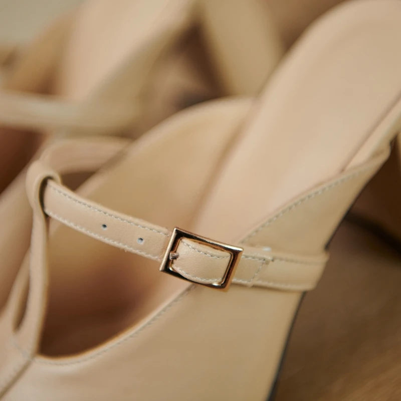 Pointed-Toe Heel (Geneva)