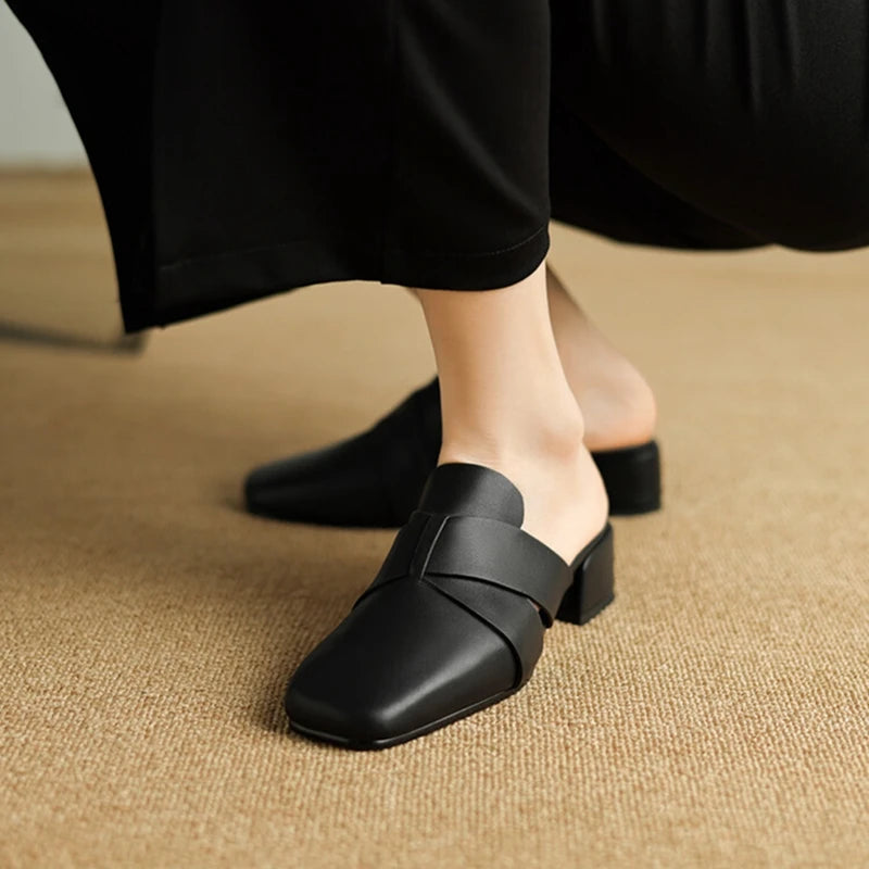Square-Toe Mule (Blanca)