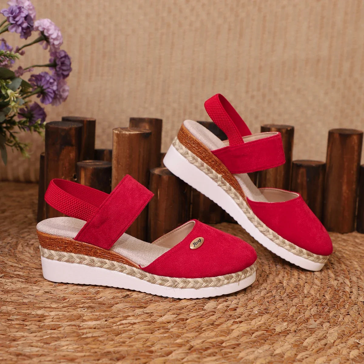 Round-Toe Wedge (Roma)