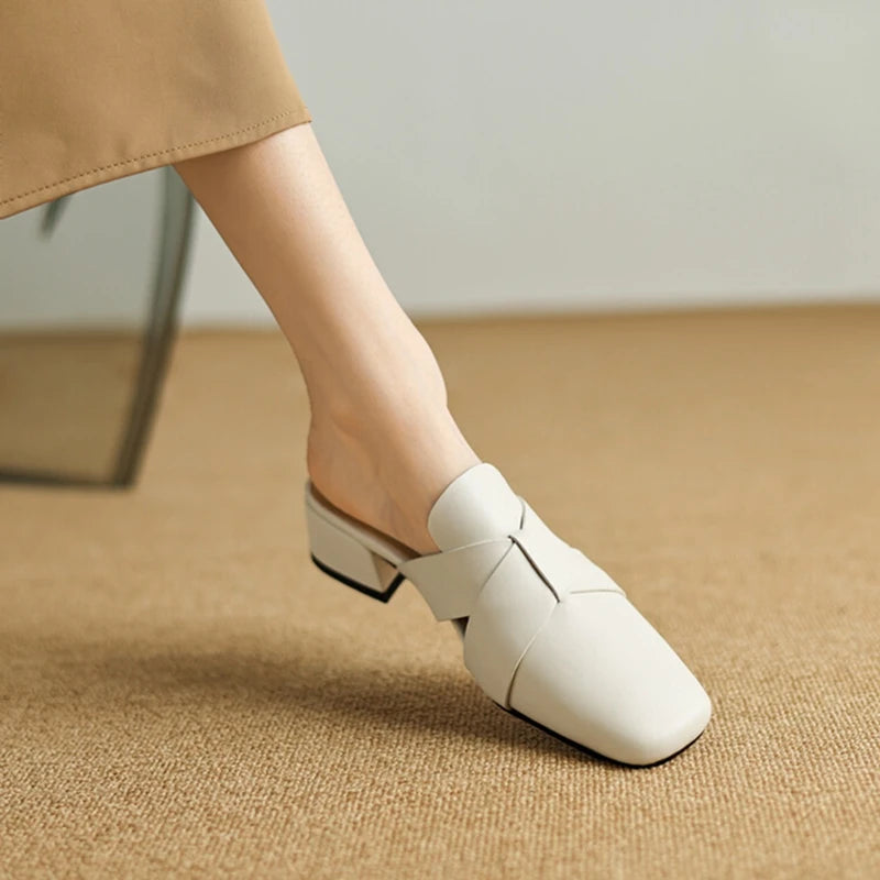 Square-Toe Mule (Blanca)