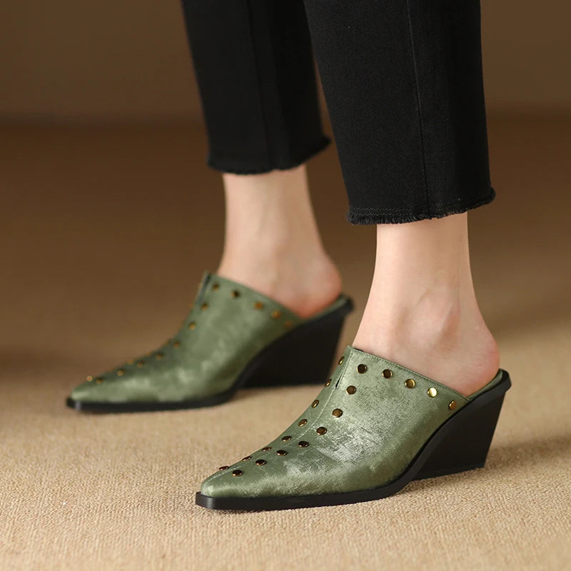 Pointed-Toe Mule (Ivy)