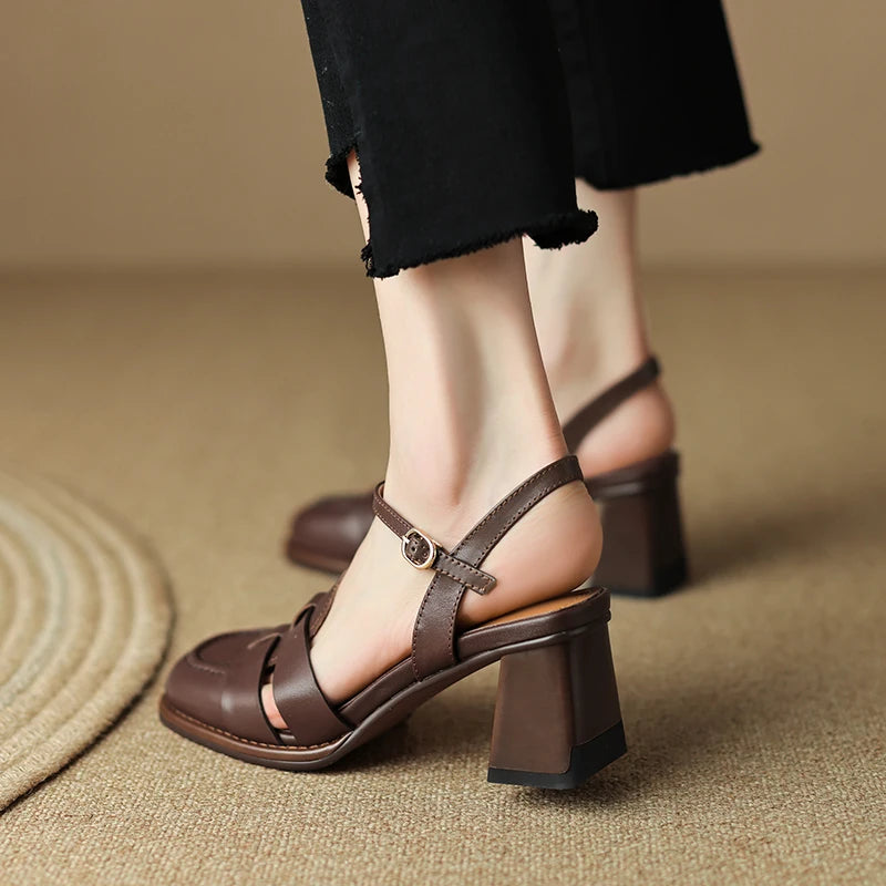Round-Toe Block Heel (Verónica)