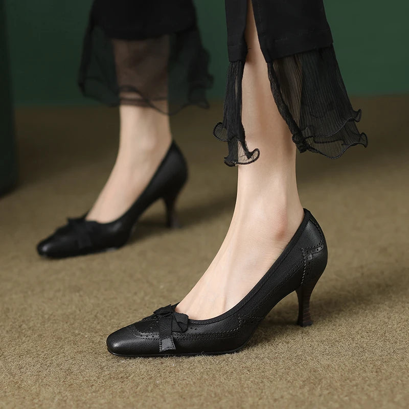 Pointed-Toe Heel (Blossom)
