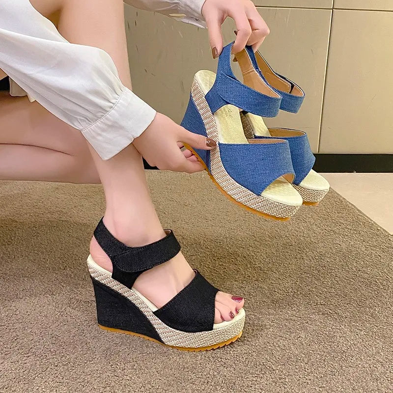 Round-Toe Wedge (Jewel)