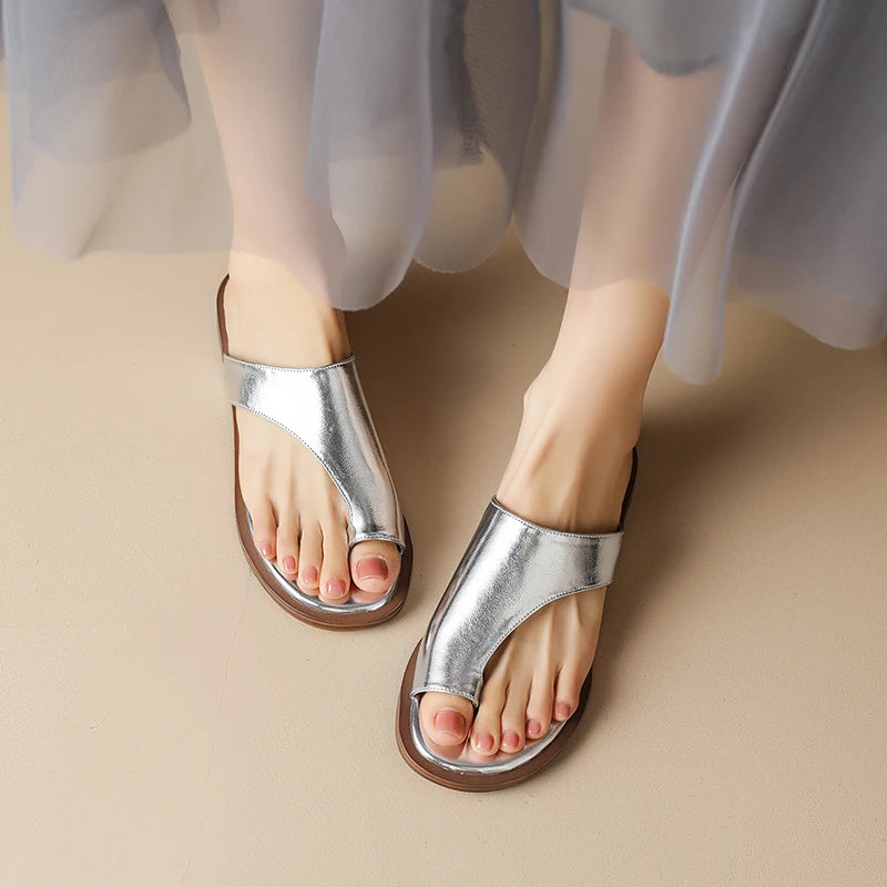 Round-Toe Sandal (Sienna)