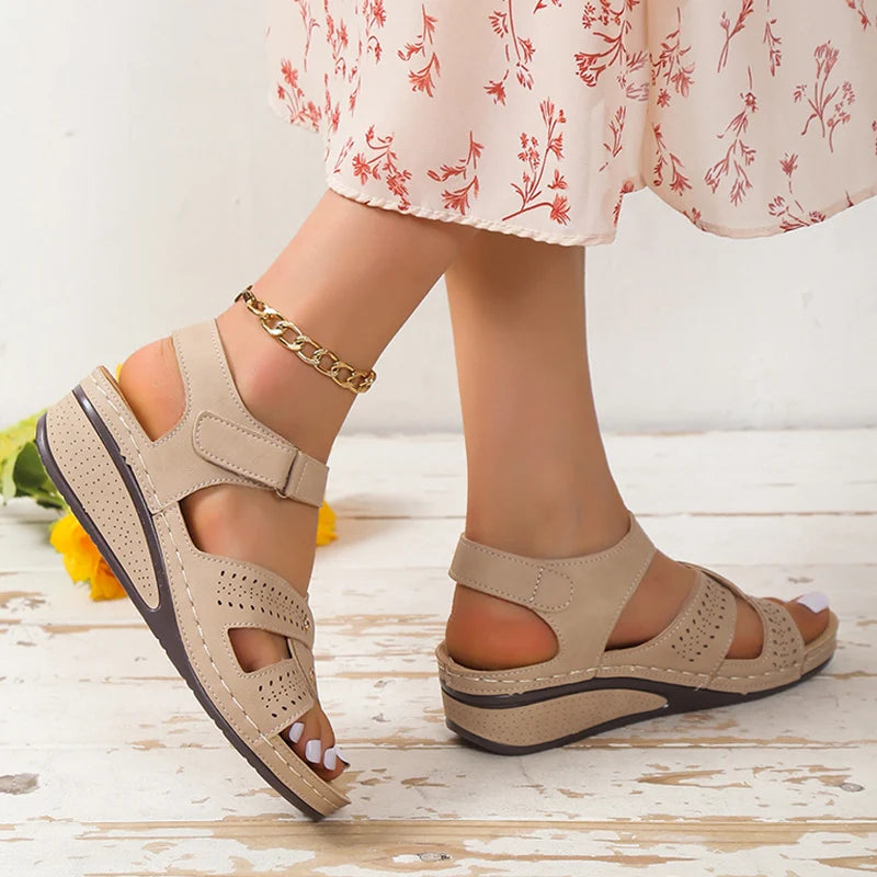 Round-Toe Wedge (Henley)