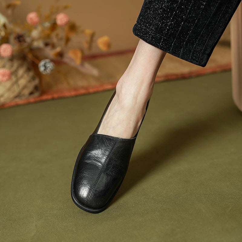 Round-Toe Loafer (Ophelie)