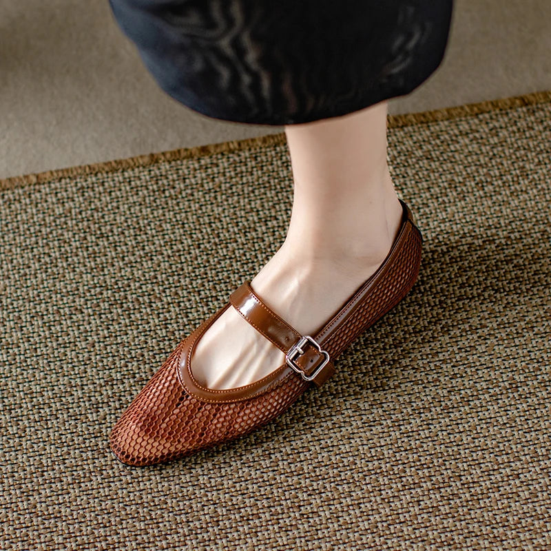 Pointed-Toe Mary-Jane (Winnie)