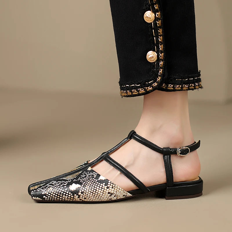 Square-Toe Sandal (Xylia)