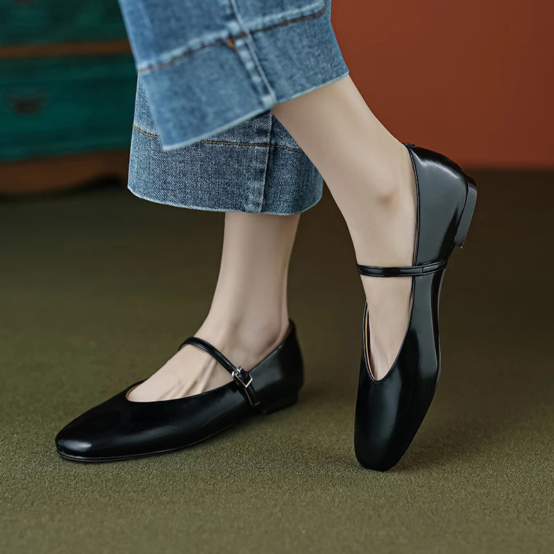 Round-Toe Mary-Jane (Pia)