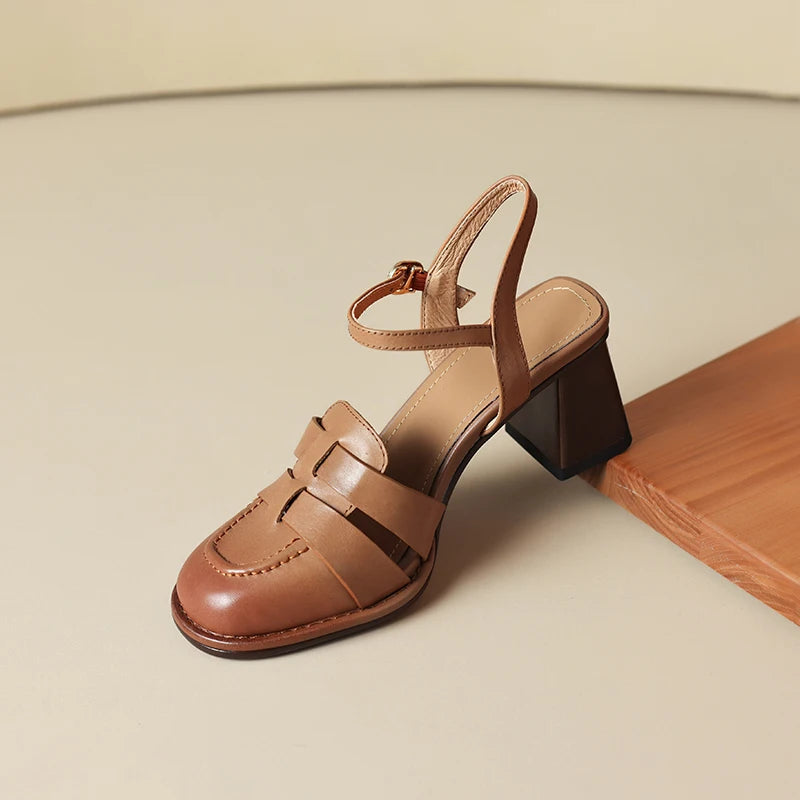 Round-Toe Block Heel (Verónica)