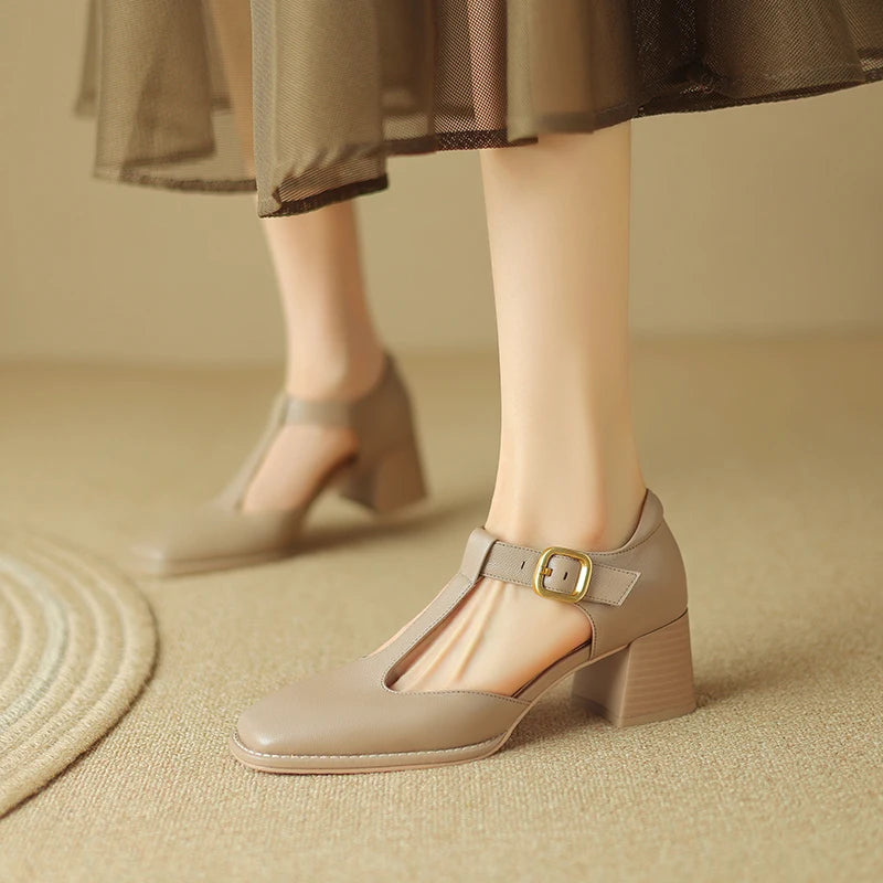 Square-Toe Heel (Noelle)