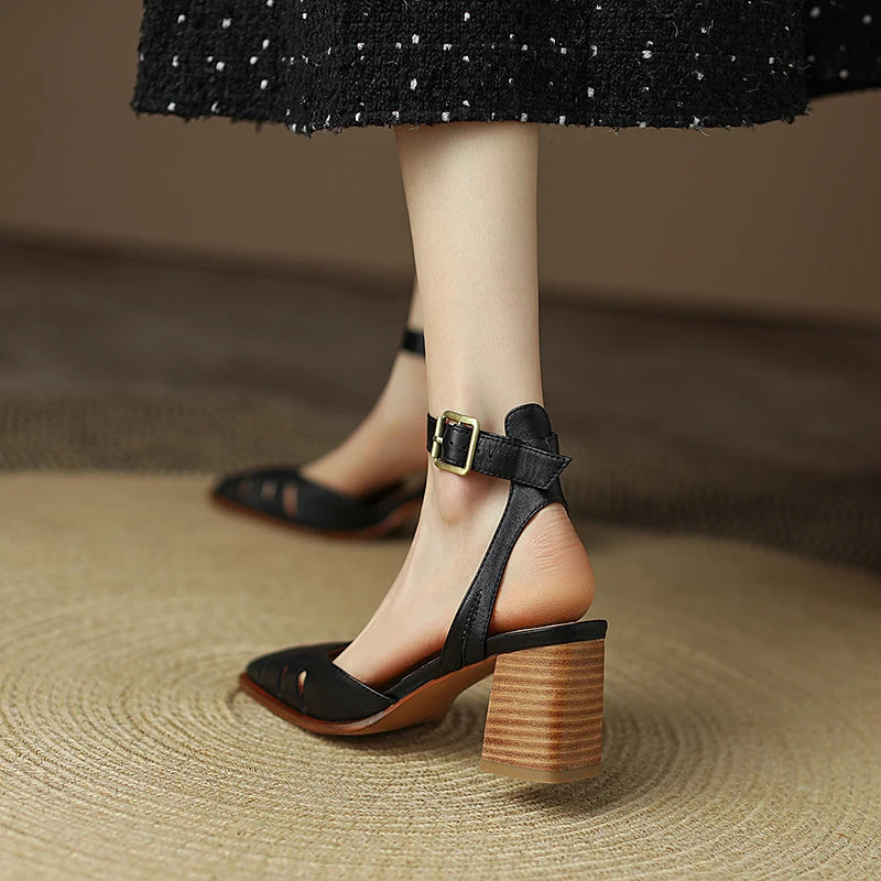 Square-Toe Heel (Wanda)