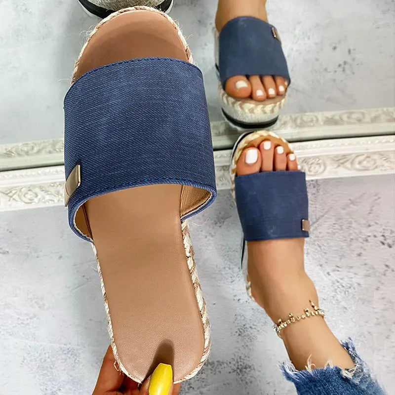 Round-Toe Wedge (Nerissa)