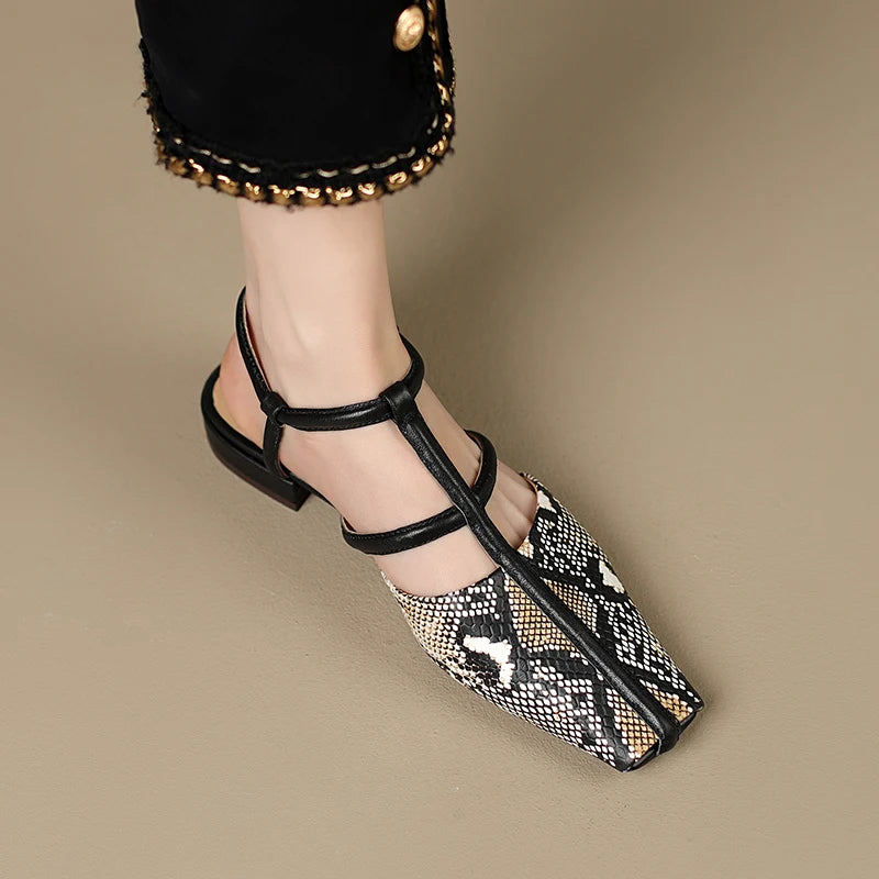 Square-Toe Sandal (Xylia)