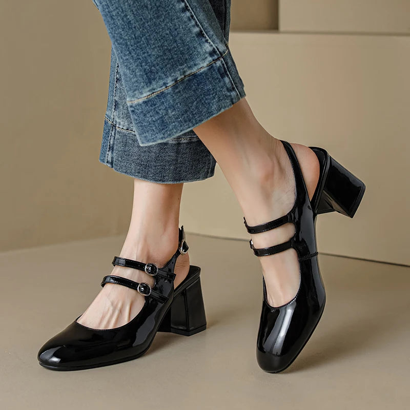 Square-Toe Heel (Emilia)
