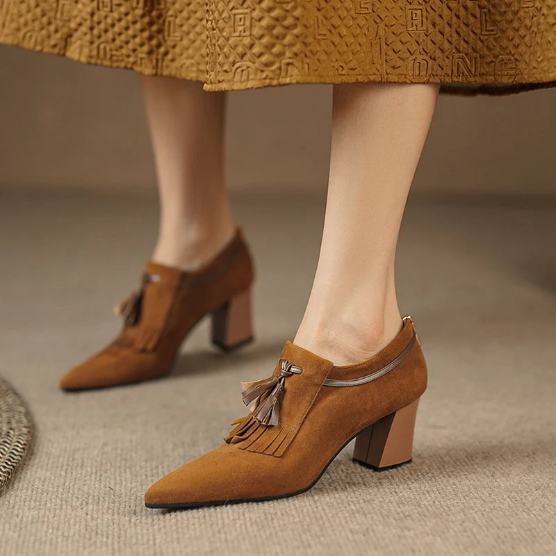 Pointed-Toe Heel (Livvy)