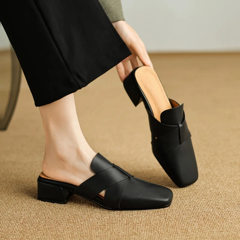 Square-Toe Mule (Blanca)